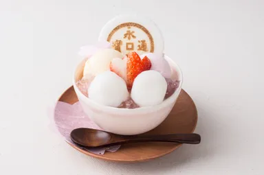 楽・桜かほるパフェ1