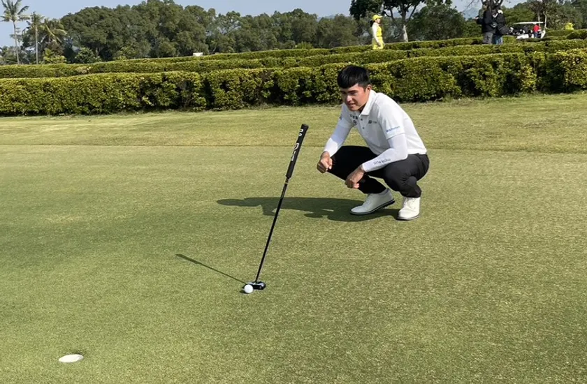 MEGA Zero Gravity S317 パター 自立画像