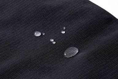 水滴を弾く、安心の撥水設計
