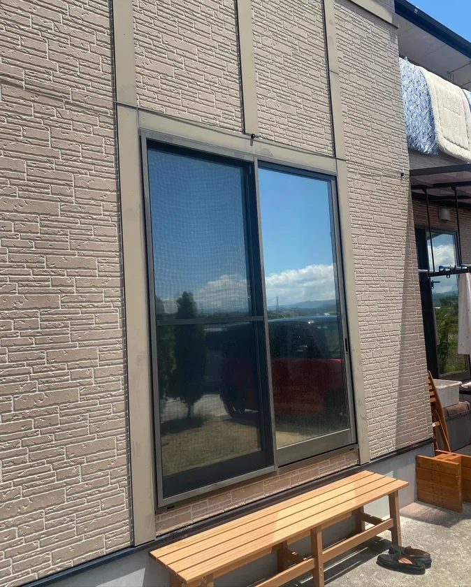 外から鏡で見られない