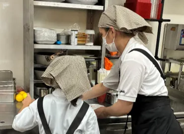 子ども職場体験／コメダ珈琲店泡瀬店(1)