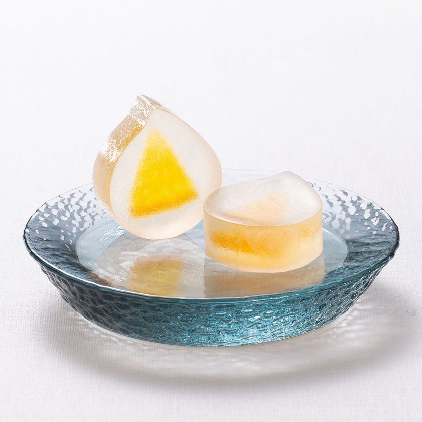 トロリととろける食感と濃厚でジューシーな柑橘系の王様
「せとか」を琥珀糖に閉じ込めた「せとかの雫」
京都永楽屋が期間限定で3/1より販売