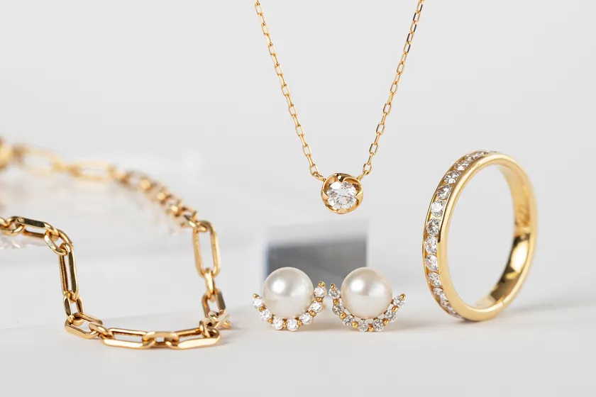 猫モチーフ以外も含むすべてのジュエリーが対象