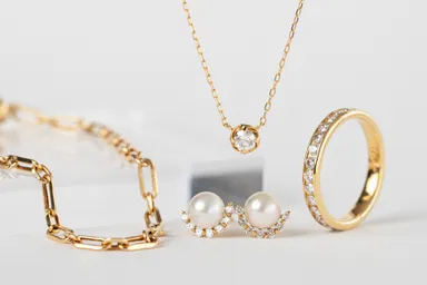 猫モチーフ以外も含むすべてのジュエリーが対象