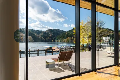 こりん館内から眺める三河湖2