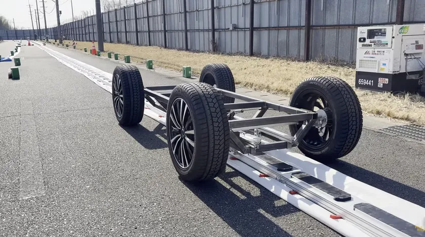 推力台車を下部に組み込んだ搬送車両