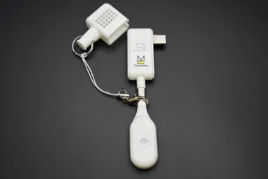 市販のストラップ装着例2