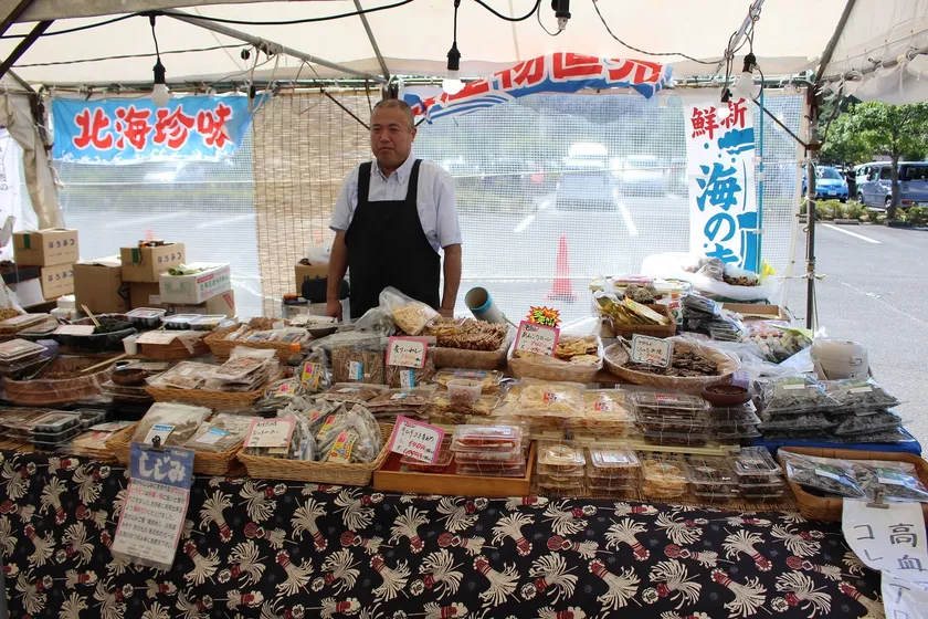 旬の食材も販売!