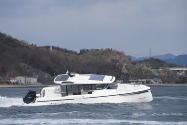 スポーツカーさながらのハンドリング性能