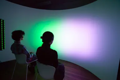 1 “rendezvous”インタラクティブ・インスタレーション(共同作品：森公一、真下武久、堀翔太、精山明敏)