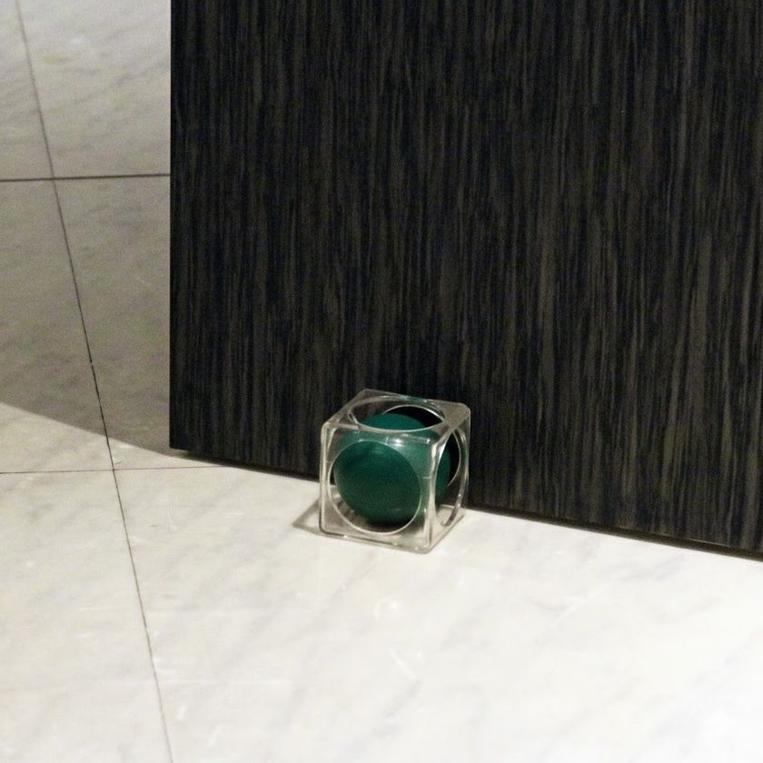 三洋のドアストッパーシリーズ「ドアキューブ」に
和を感じる新色「深緑」が登場！