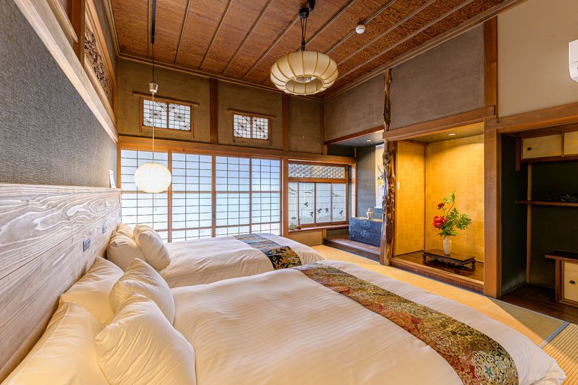 来函外国人客11.6％増、インバウンド好調の函館で
築88年の歴史建築貸別荘が1周年　
読者限定「函館ワイン」プレゼント