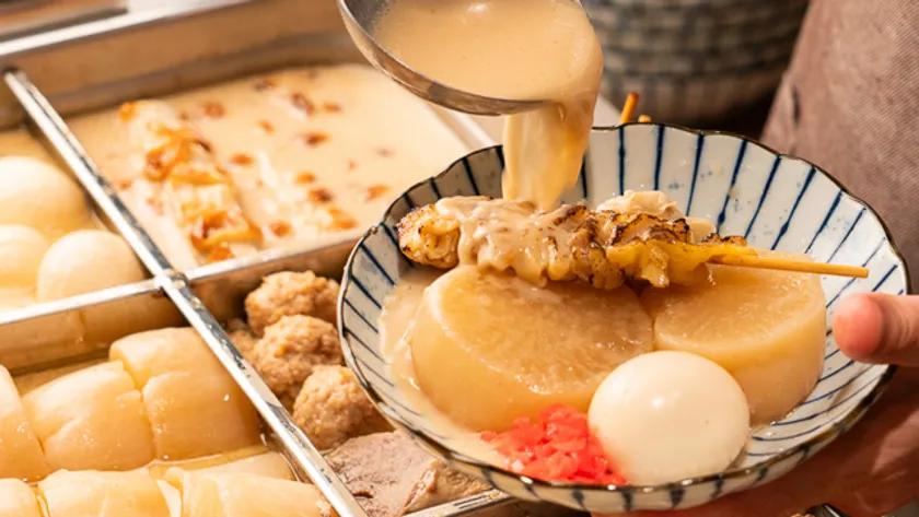 濃厚な豚骨スープおでん