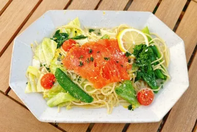 サーモンと春野菜の和風ペペロンチーノ