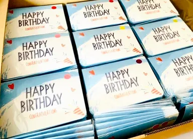 企業向けメッセージカードの制作例。視覚設計を標準化し大量導入に対応。