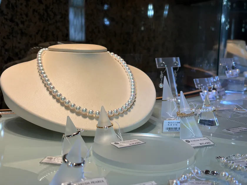 館内真珠の装飾