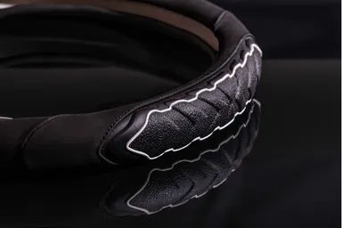 質感とデザイン性のどちらも妥協しない