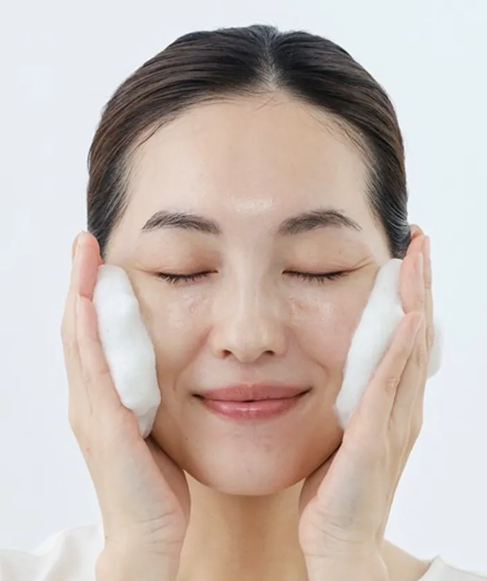 泡が肌と手の間でクッションに