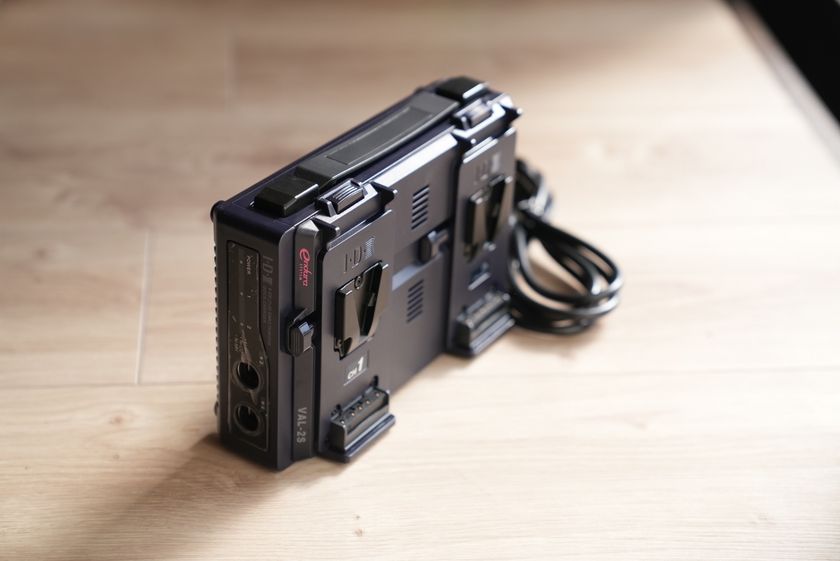 Vマウントバッテリーチャージャー