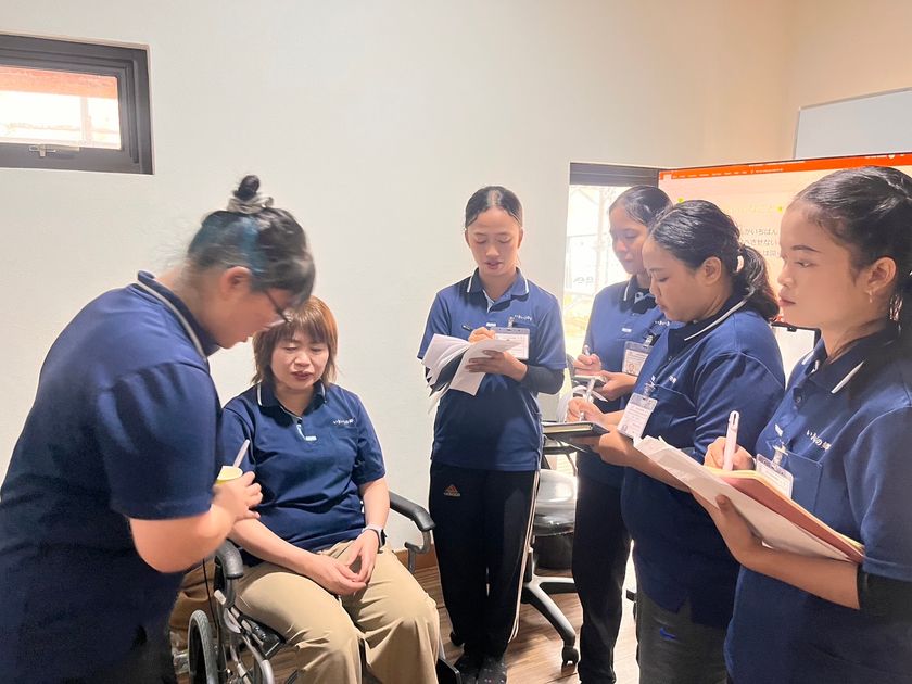 【山形の介護施設がインドネシアで事前研修】
いきいきの郷 × LPK MOMOTARO NIHONGO GAKKOU
介護技能実習生4名が2026年5月より実習開始へ