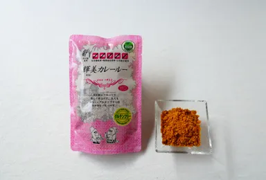 溶けやすいフレークタイプのカレールー