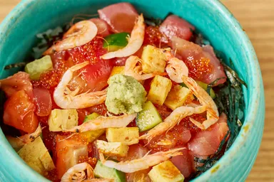 桜ちらし海鮮丼