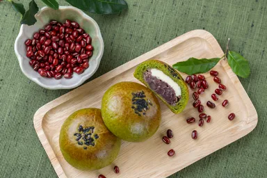 熱海ばたーあんパンまんじゅう抹茶 1個300円、3個入990円、6個入1,900円