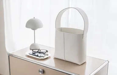 本格的な皮革のバッグ