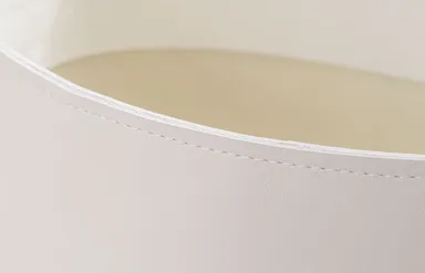 皮革同士の縫い合わせも縫い目がきれい