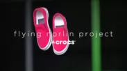 公開動画「crocs｜世界初！空中ストアflying norlin project-REHEARSAL」より