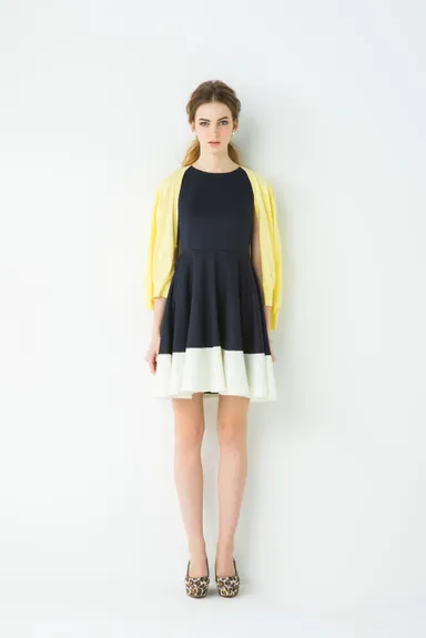 ＜限定＞バイカラーフィット＆フレアーワンピース