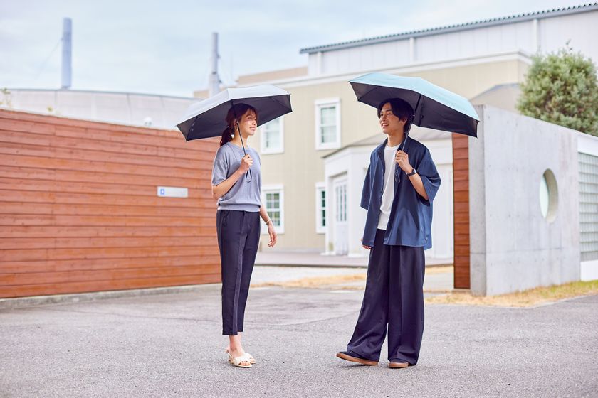 【創業115年の老舗が挑む】日傘の“たたみづらさ”を解消。
整う形状記憶&自動開閉機能を備えた新ライン
『weer Lite』が新登場。