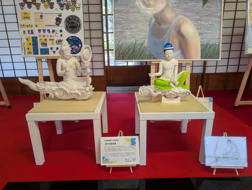 沼津御用邸記念公園で制作過程を展示した雲中供養菩薩像