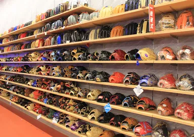 店頭(グローブコーナー)