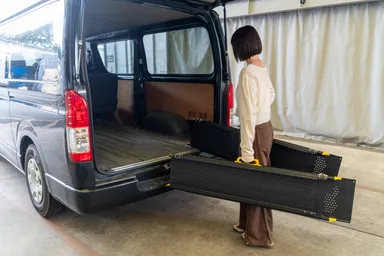 女性一人でも持ち上がる軽量設計