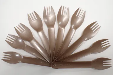 サルガッサムを一部原料とした100%植物バイオマス由来の生分解性プラスチック製品