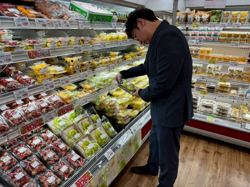 高雄産のナツメが店頭に並べられた