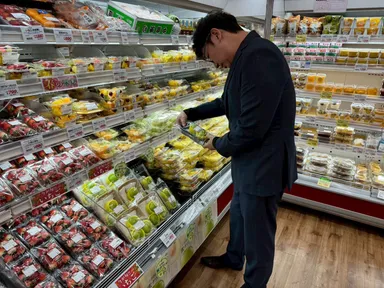 高雄産のナツメが店頭に並べられた