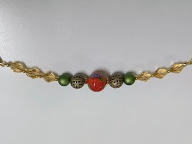 和柄ビーズを中心にした華やかな羽織紐