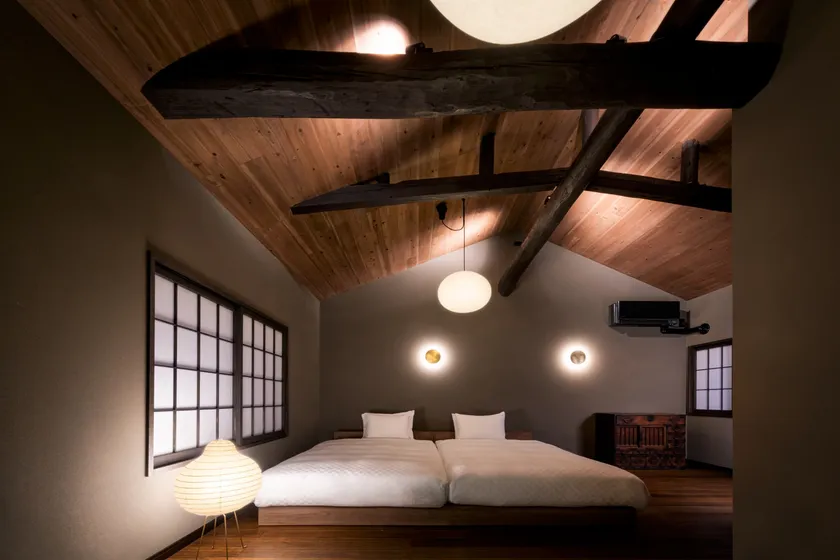 梁を残した寝室