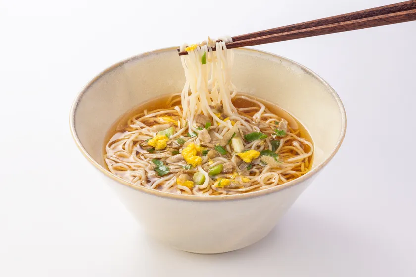 調理例　ハトムギ麺　比内地鶏スープ