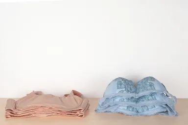 収納に困らない、厚みを抑えたコンパクト設計