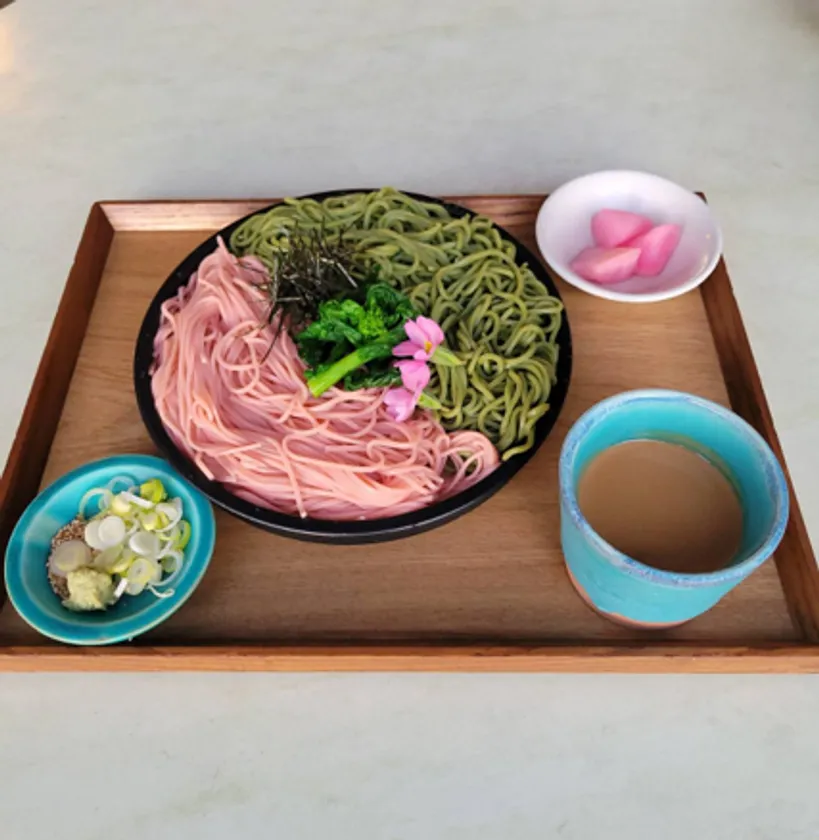 桜そばと足柄茶そば「冷」~ごまだれ~