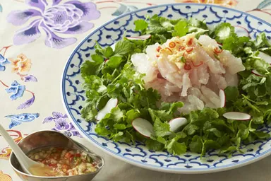 パクチーたっぷりタイ風刺し身