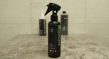 洗車後の仕上げ用メンテナンス剤「COMPLETE(コンプリート)」NOJのメンテナンス現場で長年使用されてきたケミカルをベースに商品化