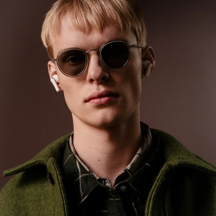 Sudio E4 Pro ラテ モデル着用画像