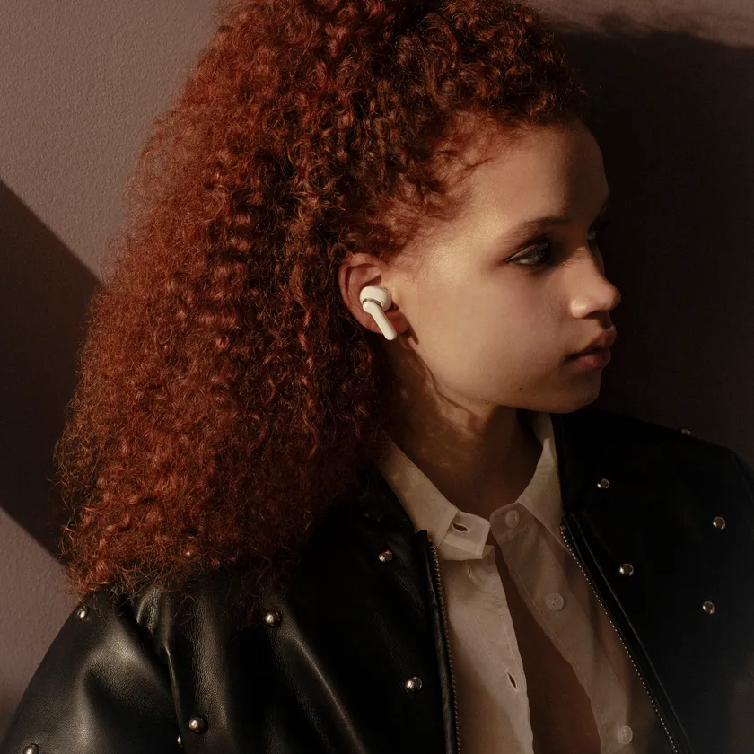 Sudio E4 Pro クラウディホワイト　 モデル着用画像