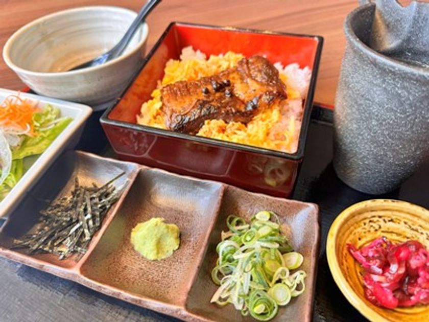 【1日10食の新体験】
伝統の蒲焼(かばやき)技法を、和牛で極める
焼肉家蔵が『和牛かばやき～信州プレミアム和牛蒸し～』を発売開始