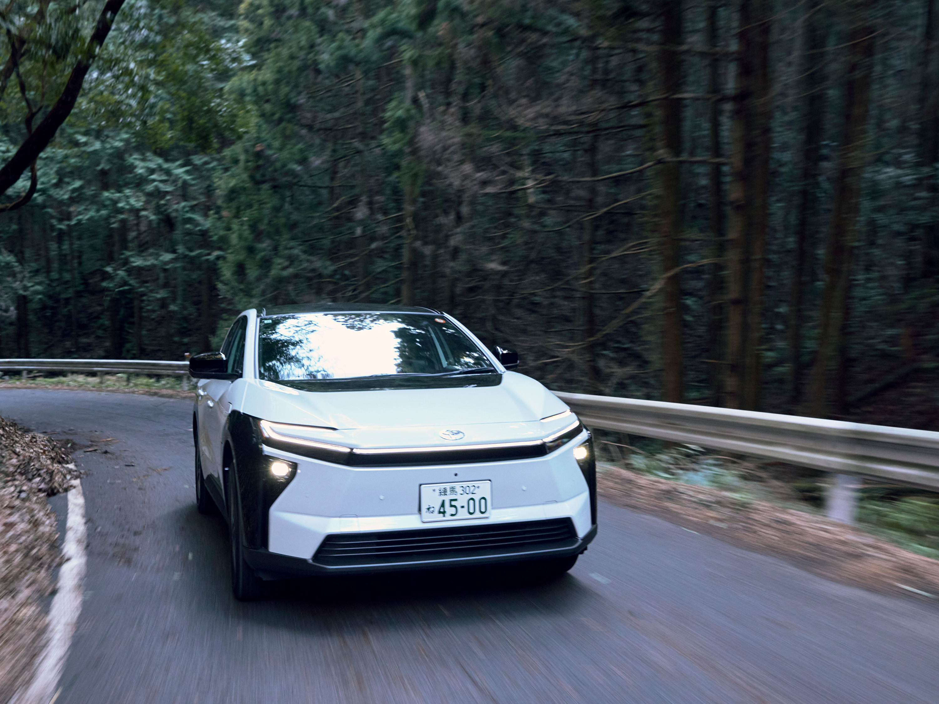 TOYOTAの電気自動車「bZ4X」と ともに過ごす日常を描く「365 SCENES