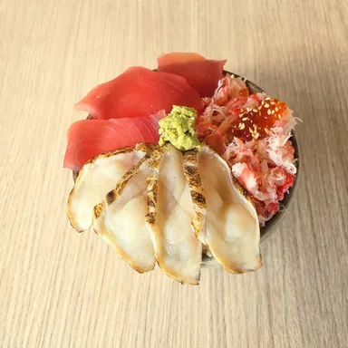 ふぐかに鮪丼